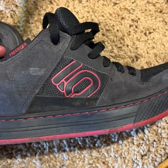 Size 10.5 five ten free rider mountain bike shoes - Picture 6 of 10